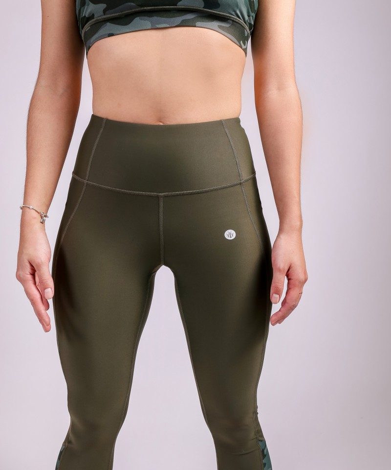 為自己驕傲 -緊身褲Leggings・軍綠色迷彩 為自己驕傲 -緊身褲Leggings・軍綠色迷彩